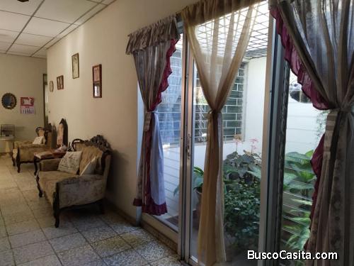 VENDO CASA ANTIGUA EN EXCELENTE ZONA, COLONIA EL PALMAR, SANTA ANA, 390 V2 