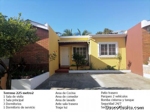 VENDO CASA RECIÉN REMODELADA!