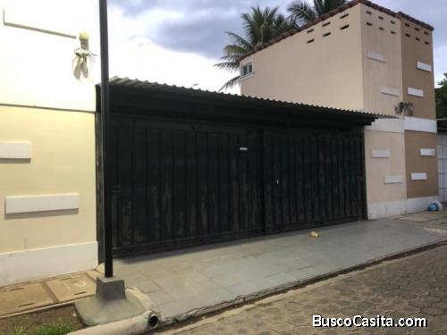 VENDO Casa en Residencial Villas del Molino Santa Ana
