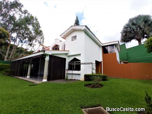 Casa en Venta Residencial Cumbres de Cuscatlán
