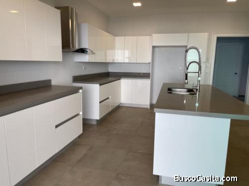 Vendo exclusiva casa en Cumbres de Cuscatlán