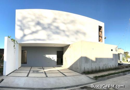 Casa en venta a estrenar en El Sinaí Santa Ana