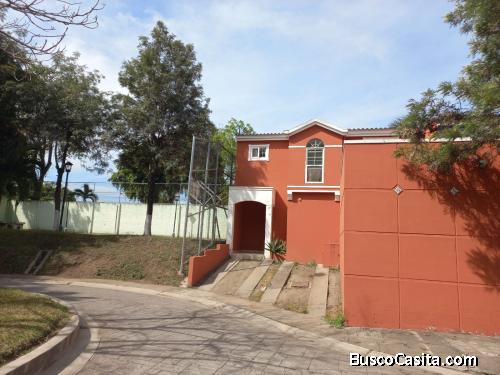 VENDO CASA, LA CALZADA LOURDES