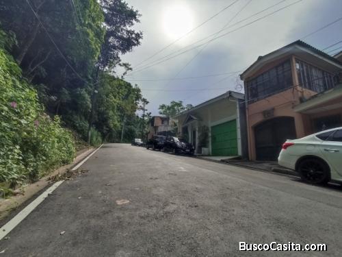 Casa en Venta Las Delicias Santa Tecla