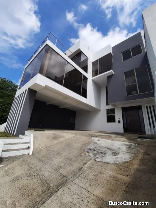 Casa en venta en Residencial La Florida Nuevo Cuscatlán