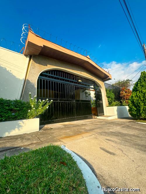 Hermosa casa en venta residencial privada amplio Jardín