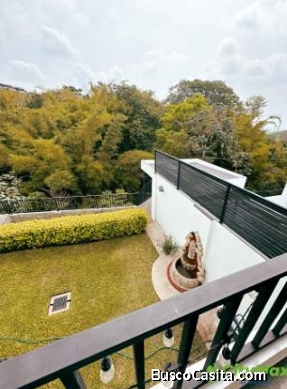 Hermosa casa en Antibes Escalón con vistas al bosque.