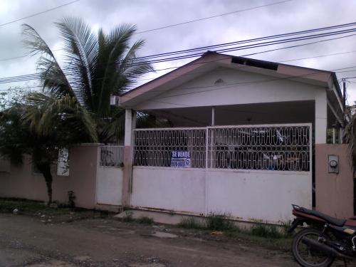 SE VENDE CASA  COLONIA  PRADERA I