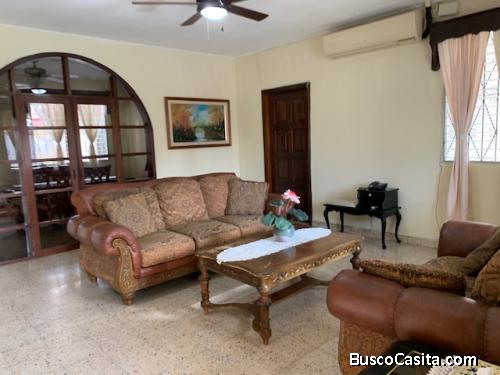 SE VENDE CASA CON EXELENTE UBICACIÓN  EN LA COLONIA ZERON 
