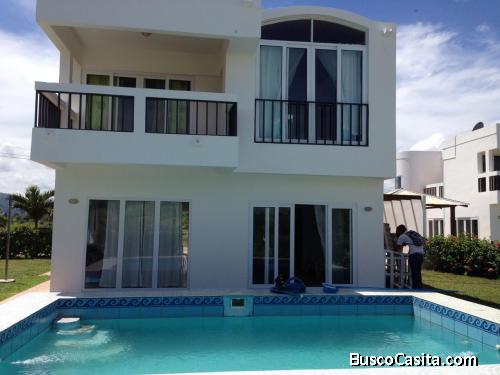 Venta de Preciosa Casa Vacacional en Tela, Atlantida