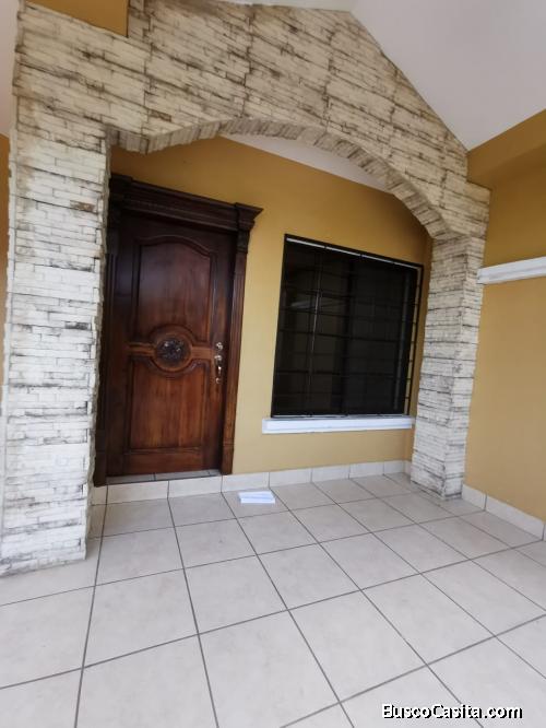 SE VENDE BONITA CASA EN RESIDENCIAL SANTA MONICA