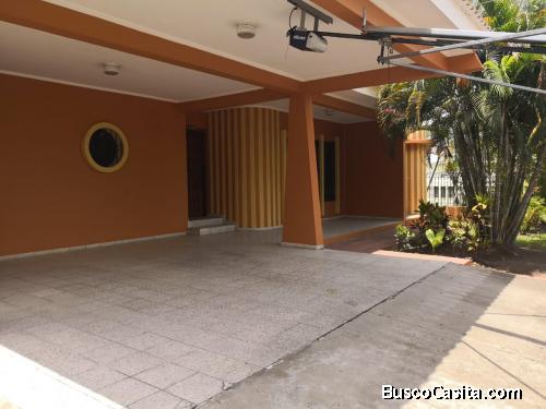 DE VENTA BONITA CASA EN COLONIA ALTAMIRA