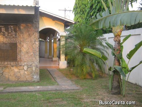 BONITA Y AMPLIA CASA DE VENTA EN COLONIA IDEAL