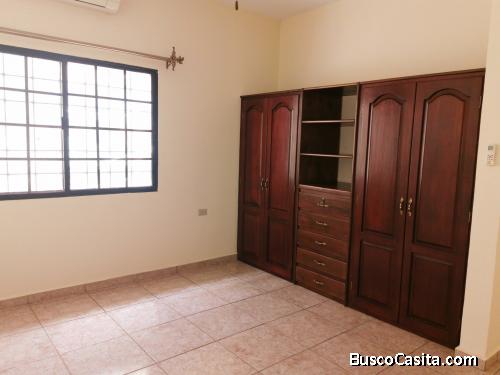 SE VENDE CASA EN BARRIO LAS PALMAS