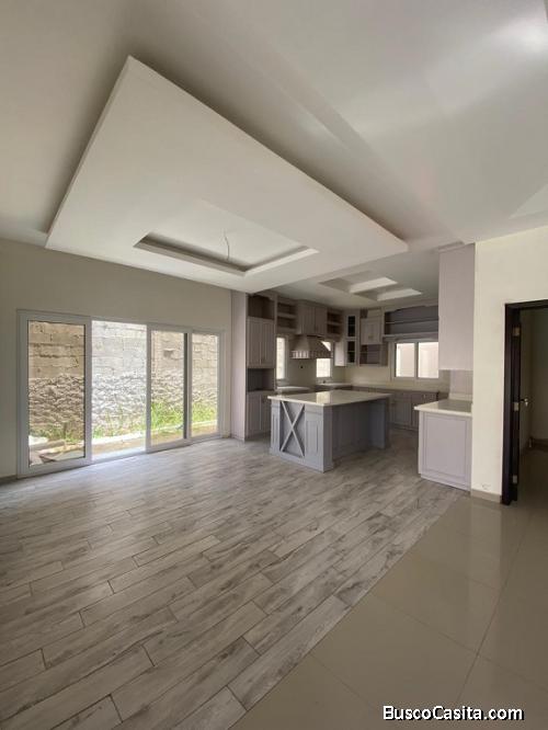 PRECIOSA CASA EN VENTA SPS