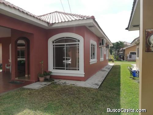 SE VENDE CASA EN SECTOR SALAMANCA SPS