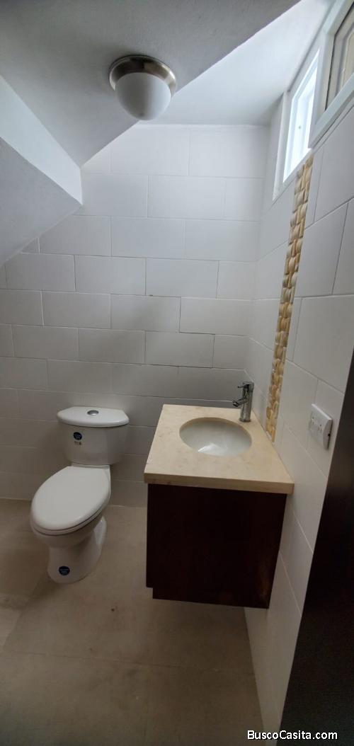 SE VENDE CASA EN QUINTAS LOS LAURELES