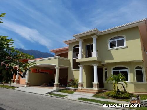 DE VENTA CASA EN RESIDENCIAL VILLA MONACO ( SECTOR JARDINES DEL VALLE)