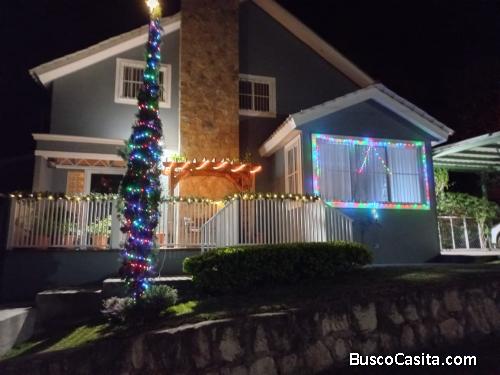 Se Vende Casa Res. Sta. Elena KM.8 Sta. Lucia