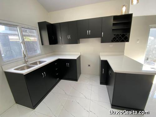 SE VENDE CASA EN RESIDENCIAL SANTA MÓNICA ,SAN PEDRO SULA 