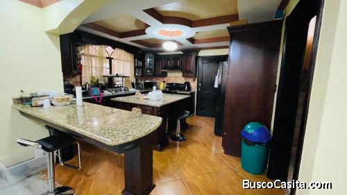 CASA EN VENTA RESIDENCIAL VIA SERAN