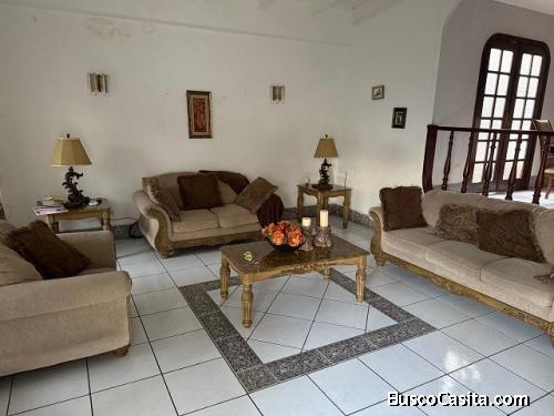 SE VENDE CASA EN 2DA ETAPA DE JARDINES DEL VALLE-SPS