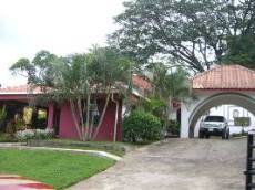 Id2868-Casa en alquiler y venta - Managua , Carretera Sur