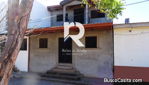 Casa de 2 pisos en la Villa