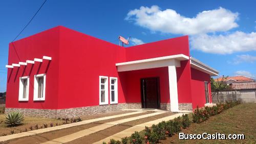 Venta de preciosa Casa, Recien Remodelada.