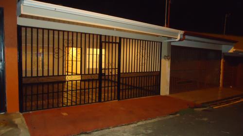 Cómoda casa e san juan de santa barbara de heredia