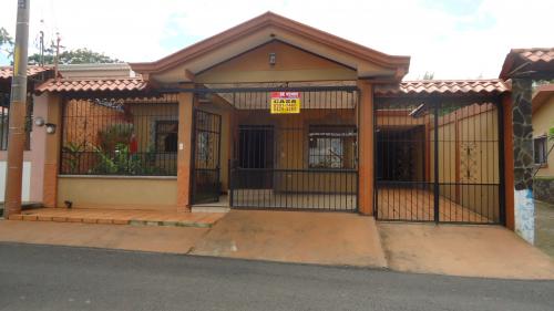Preciosa casa en desamparados de alajuela