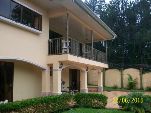 Vendo o alquilo bellisima casa en SAN ISIDRO HEREDIA