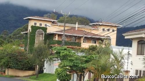 Hermosa casa en venta en condominio