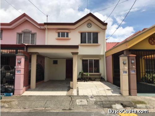 Se vende casa en Residencial Lagunilla de Heredia D#10