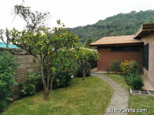 Hermosa casa de oportunidad con linda vista en Santa Ana 20574