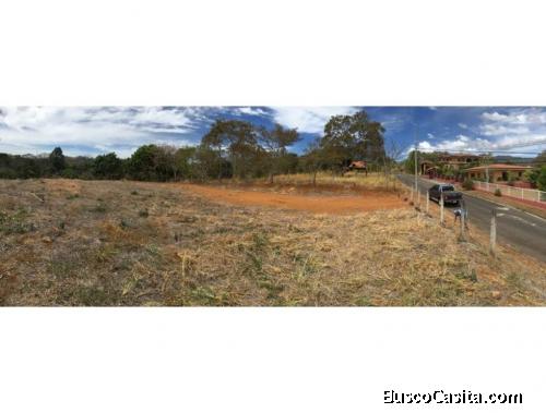 Amplio Lote en venta/ Atenas