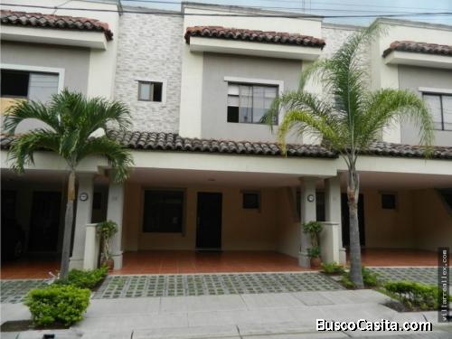 V#97 Hermosa casa en venta/Santa Ana