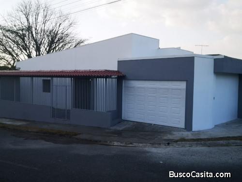 CASA EN VENTA - RESIDENCIAL LISBOA