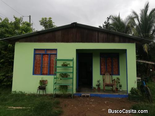 Casa con terreno jicaral centro