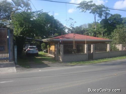 RAH OFC #20-888  Amplia y comoda casa en venta. Limón 