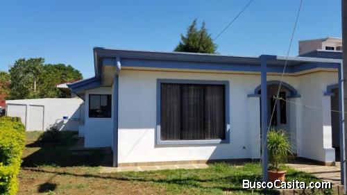 RAH OFC  #20-605  Hermosa casa en venta. Alajuela