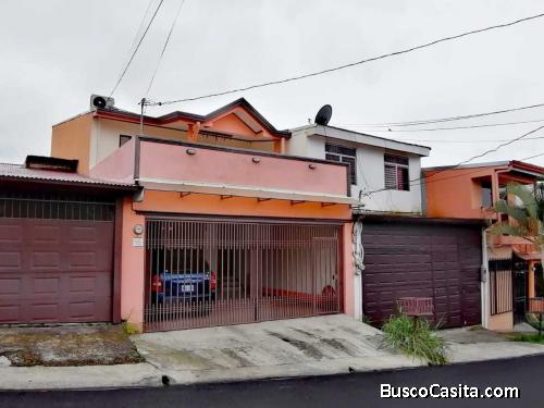 RAH OFC #20-1424. Venta de Bellisima casa. Heredia