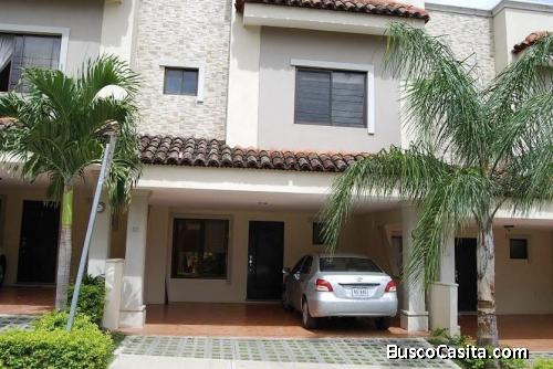 RAH OFC  #20-1088 casa en venta en Santa Ana 