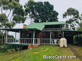 RAH OFC #21-325 CASA CABAÑA EN VENTA. SAN JOSÉ DOTA