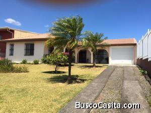 RAH OFC #20-333. ESPECTACULAR CASA EN VENTA. ALAJUELA