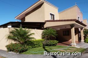 RAH OFC  #21-62 casa en venta en Santa Ana 