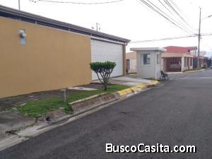 RAH OFC 20-1952. INMENSA CASA EN VENTA. MONTES DE OCA