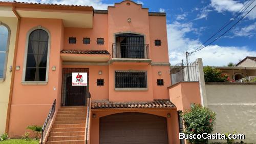 Casa en Venta en Escazú