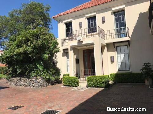 RAH OFC #20-1310 casa en venta en Villa Real