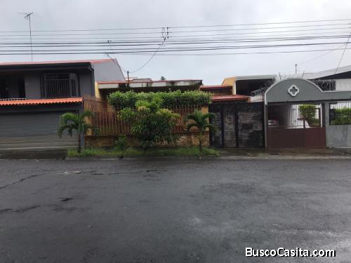 RAH OFC #21-385. VENTA DE CASA EN Rohrmoser